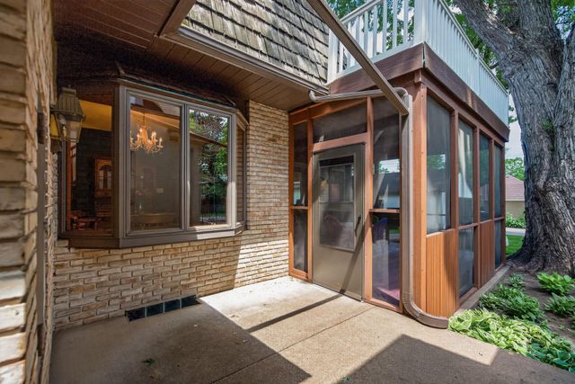 2307 Mckinley Street NE, Minneapolis, MN 55418