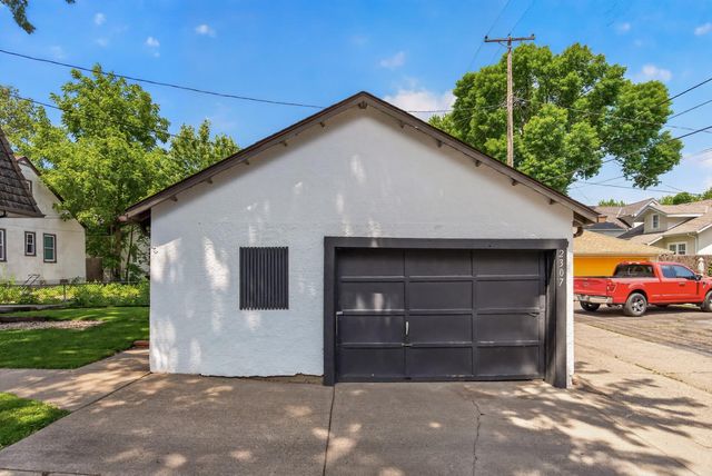 2307 Mckinley Street NE, Minneapolis, MN 55418