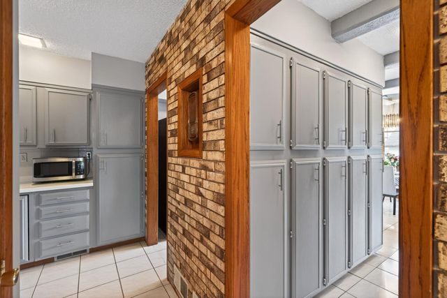 2307 Mckinley Street NE, Minneapolis, MN 55418