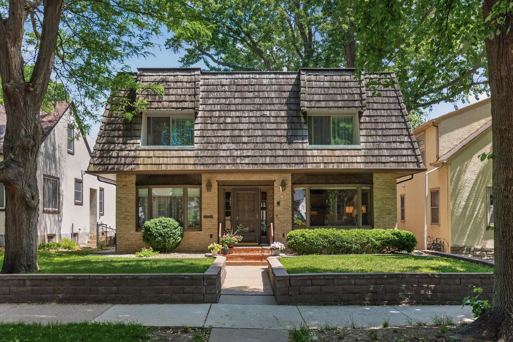 2307 Mckinley Street NE, Minneapolis, MN 55418