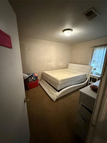 502 N Circle Drive, Baytown, TX 77520