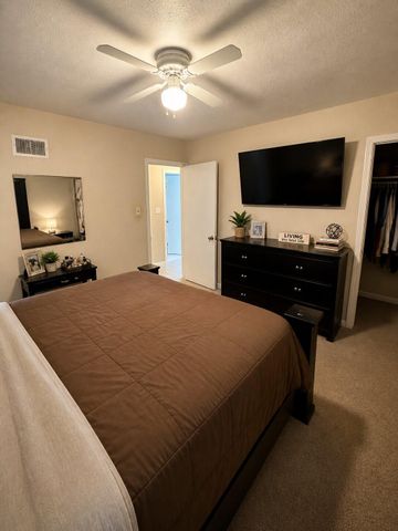 502 N Circle Drive, Baytown, TX 77520