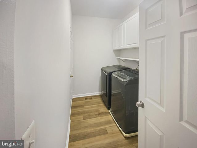 1020 BAKERSFIELD LN, Fredericksburg, VA 22401