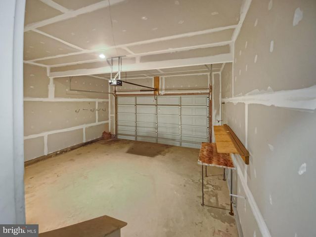 1020 BAKERSFIELD LN, Fredericksburg, VA 22401