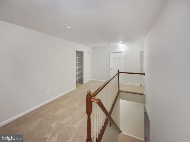 1020 BAKERSFIELD LN, Fredericksburg, VA 22401