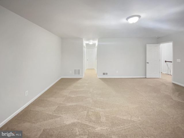 1020 BAKERSFIELD LN, Fredericksburg, VA 22401