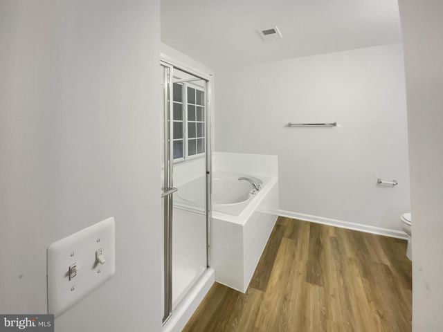 1020 BAKERSFIELD LN, Fredericksburg, VA 22401