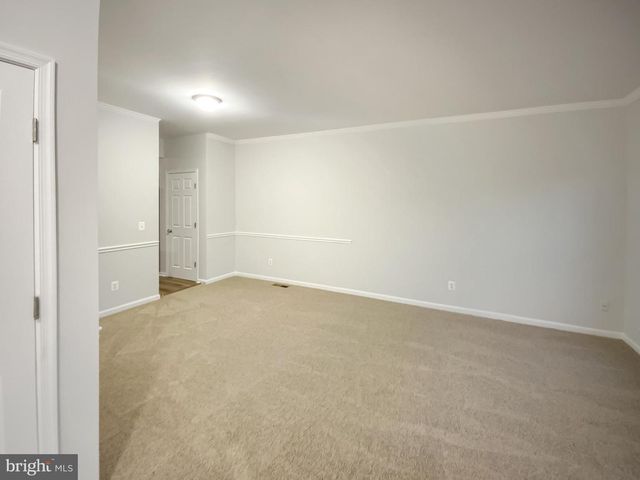 1020 BAKERSFIELD LN, Fredericksburg, VA 22401