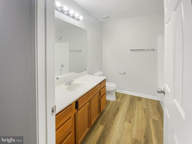 1020 BAKERSFIELD LN, Fredericksburg, VA 22401