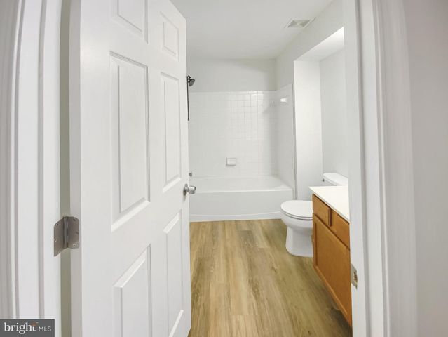 1020 BAKERSFIELD LN, Fredericksburg, VA 22401