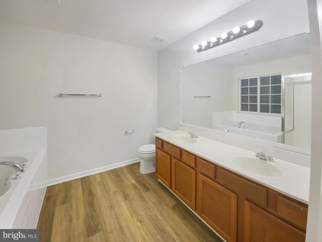 1020 BAKERSFIELD LN, Fredericksburg, VA 22401