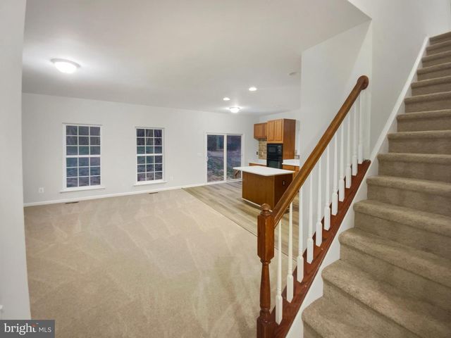 1020 BAKERSFIELD LN, Fredericksburg, VA 22401