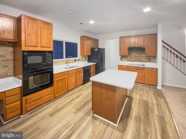 1020 BAKERSFIELD LN, Fredericksburg, VA 22401