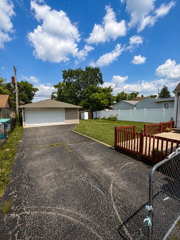 7304 W 113th Place, Worth, IL 60482