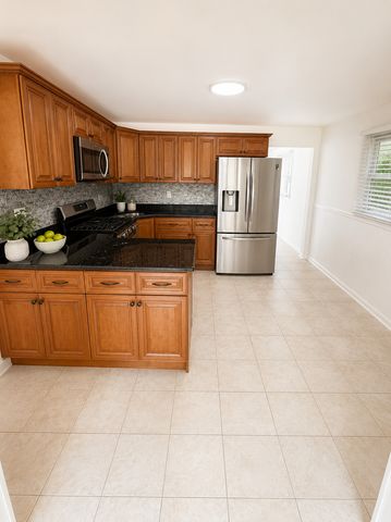 7304 W 113th Place, Worth, IL 60482