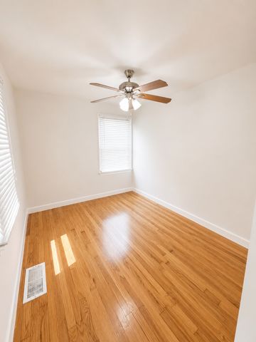 7304 W 113th Place, Worth, IL 60482