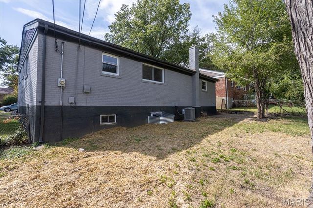 7525 Dajoby Lane, St Louis, MO 63130