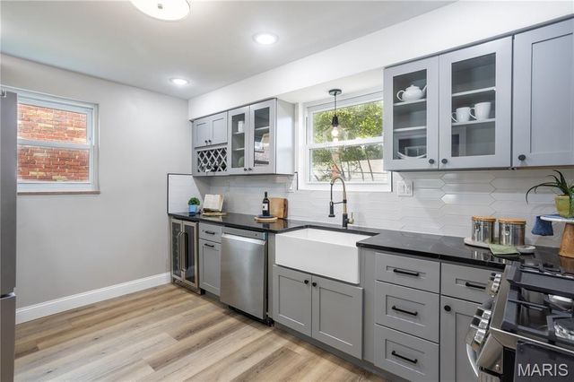 7525 Dajoby Lane, St Louis, MO 63130