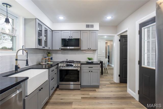 7525 Dajoby Lane, St Louis, MO 63130