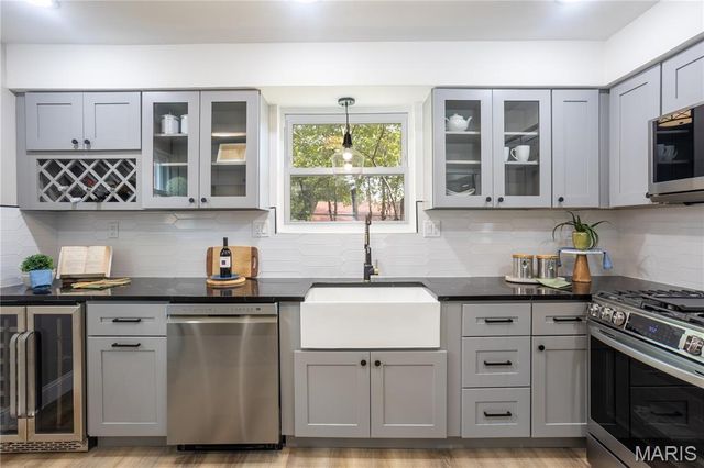 7525 Dajoby Lane, St Louis, MO 63130