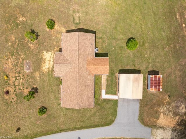2533 Croatan Trail, Pleasant Garden, NC 27313