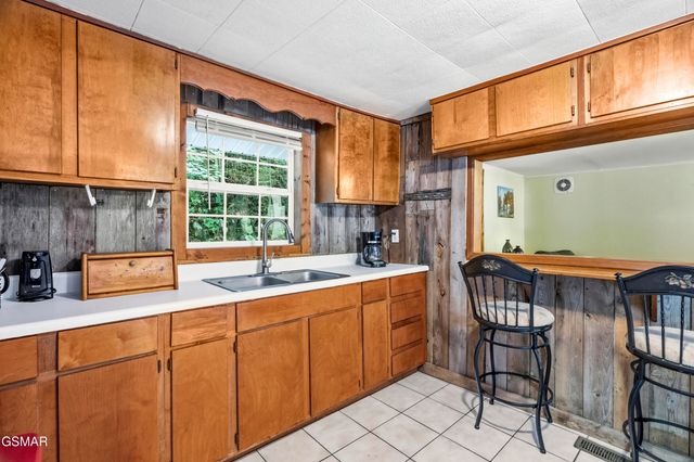 250 Cartertown Road, Gatlinburg, TN 37738