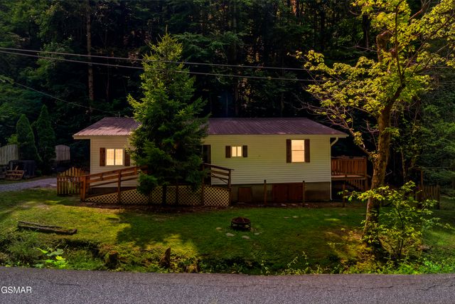 250 Cartertown Road, Gatlinburg, TN 37738