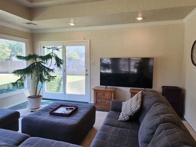 803 NW 48th St, Lawton, OK 73505