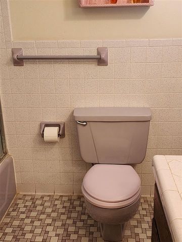 803 NW 48th St, Lawton, OK 73505