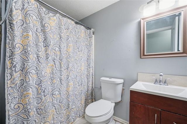 909 Shadow Ridge Circle, Stockbridge, GA 30281