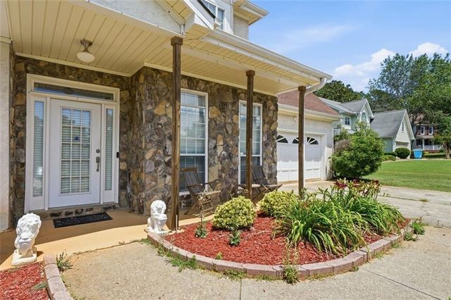 909 Shadow Ridge Circle, Stockbridge, GA 30281