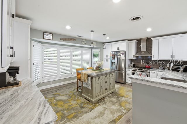 4 Wood Eden Ln, Bluffton, SC 29910