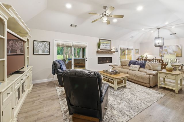4 Wood Eden Ln, Bluffton, SC 29910