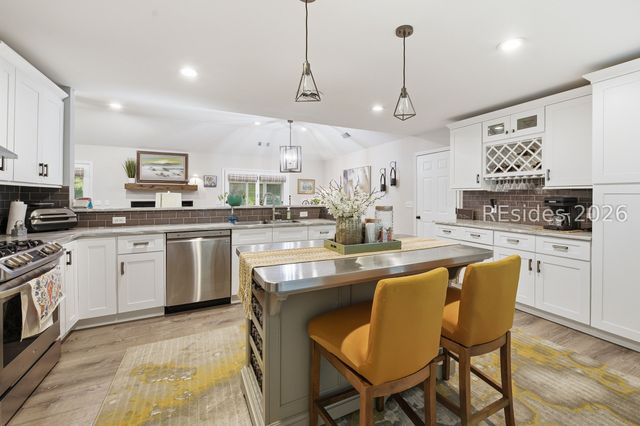 4 Wood Eden Ln, Bluffton, SC 29910