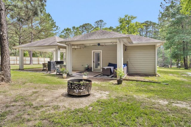 30806 Mellman Road, Hempstead, TX 77445