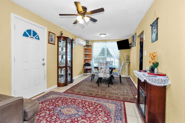30806 Mellman Road, Hempstead, TX 77445