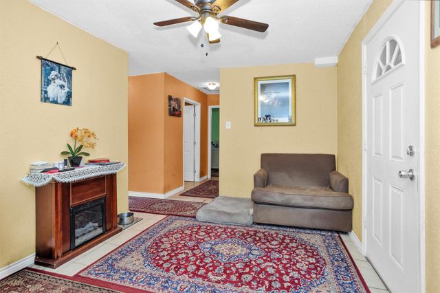 30806 Mellman Road, Hempstead, TX 77445