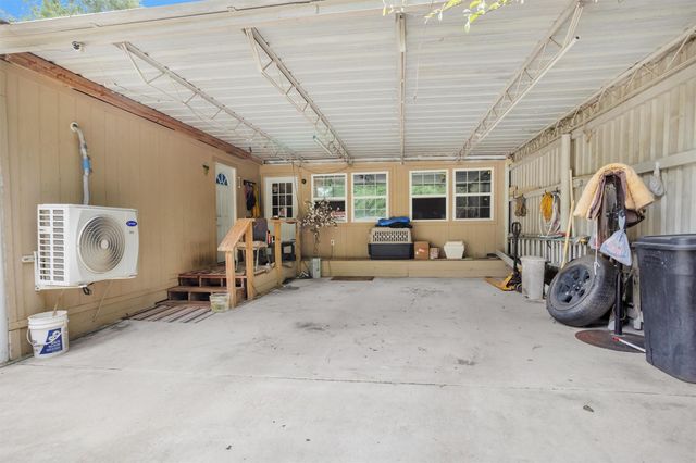 30806 Mellman Road, Hempstead, TX 77445