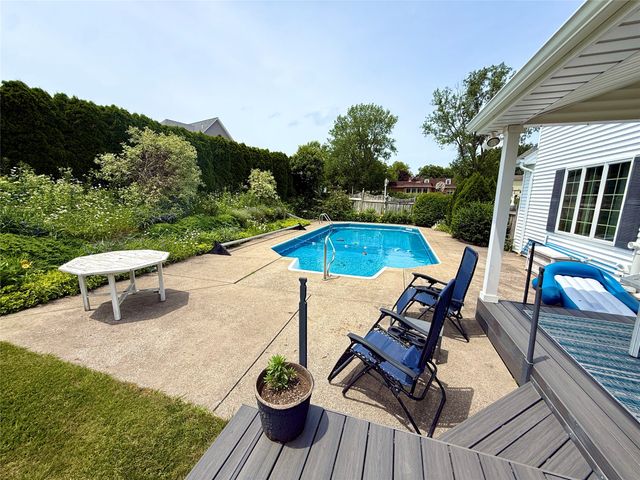 5226 WOODBRIDGE Court, Erie, PA 16509