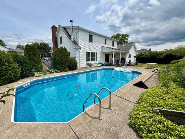 5226 WOODBRIDGE Court, Erie, PA 16509
