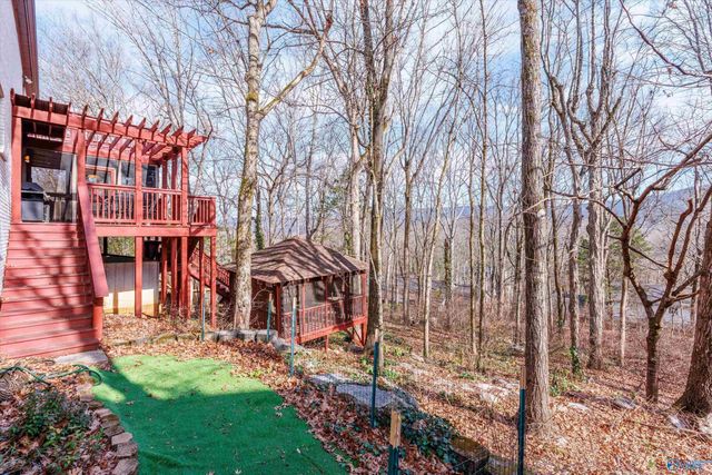 10021 Shades Road, Huntsville, AL 35803