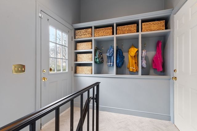 2 Cavanagh Rd, Wellesley, MA 02481