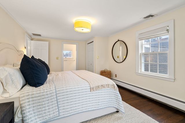 2 Cavanagh Rd, Wellesley, MA 02481