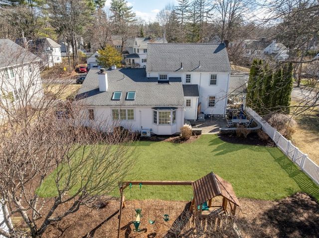 2 Cavanagh Rd, Wellesley, MA 02481
