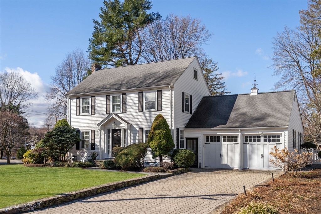 2 Cavanagh Rd, Wellesley, MA 02481