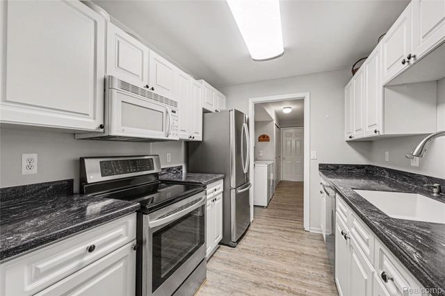 4578 Berkshire Drive, Sterling Heights, MI 48314