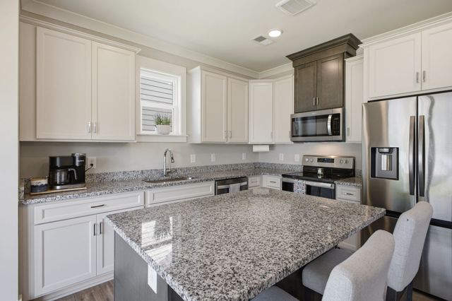 7579 Maggie Dr, Antioch, TN 37013