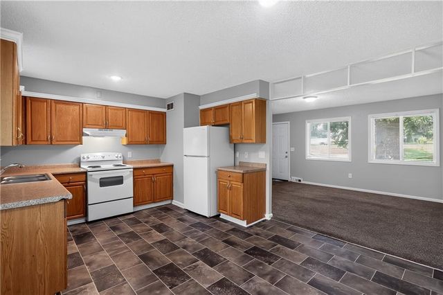 6901 E 113th Terrace, Kansas City, MO 64134
