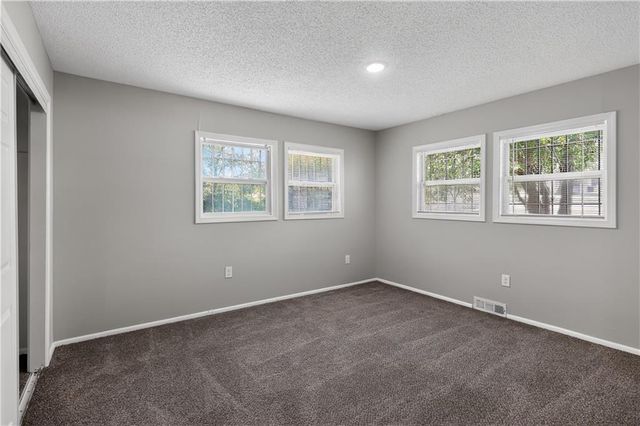 6901 E 113th Terrace, Kansas City, MO 64134