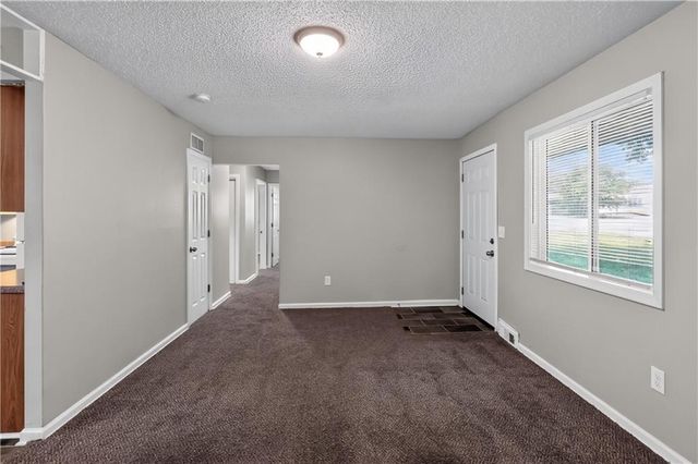 6901 E 113th Terrace, Kansas City, MO 64134